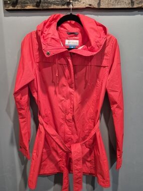 Columbia Women-s Omni Shield Advanced Water Repellent Rain Jacket M